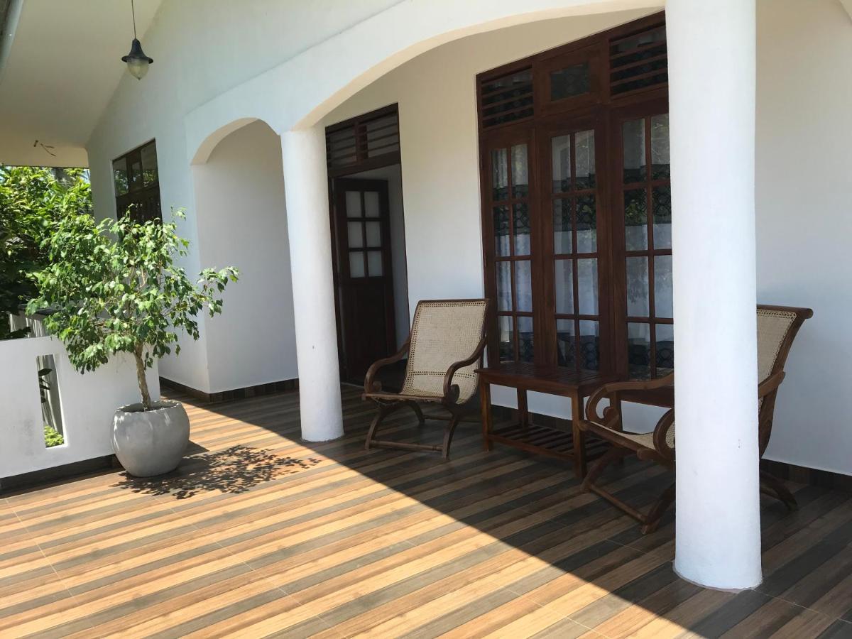 Appartement The Dalawella Porch House à Galle Extérieur photo